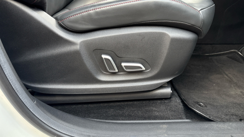 MG HS 1.5 T-GDI Trophy 5dr Petrol Hatchback